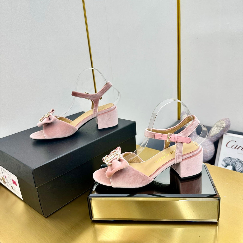 CHANEL BOWKNOT RHINESTONES MID HEEL SANDAL IN LIGHT PINK VELVET